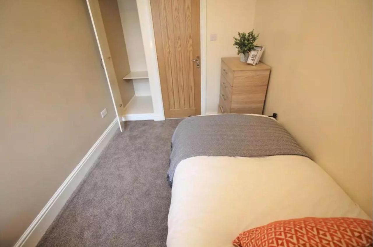 Comfy Rooms In Coventry, Sk Luaran gambar